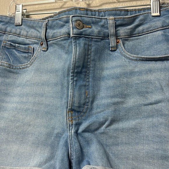Old Navy High Rise OG Straight Shorts - Picture 2 of 10